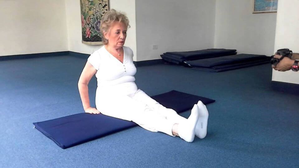 Los beneficios de practicar yoga para las personas de la tercera edad